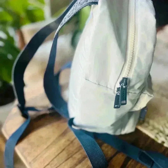 Adidas mini Backbag! - Picture 4 of 6